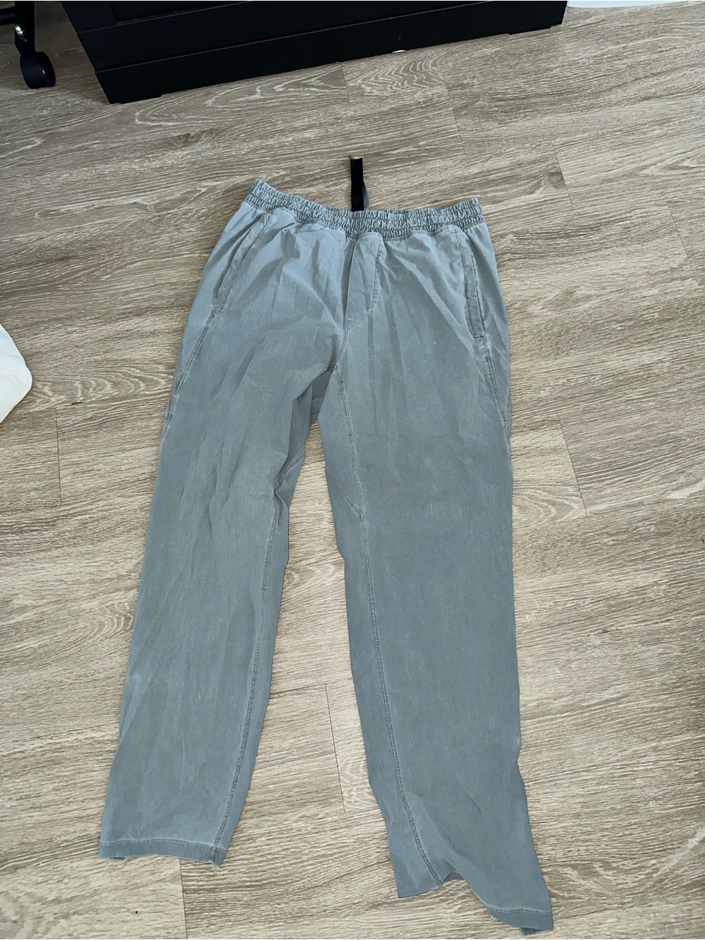 lululemon athletica Men's Light Gray Elastic-Waist Joggers
